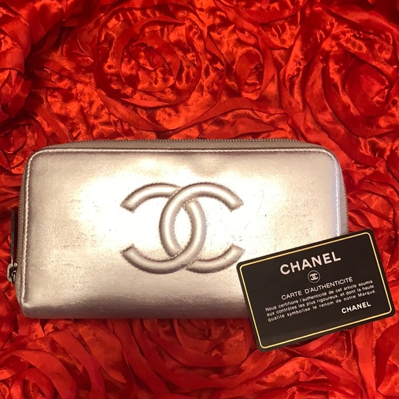 CHANEL Handbags - Chanel silver zippy wallet